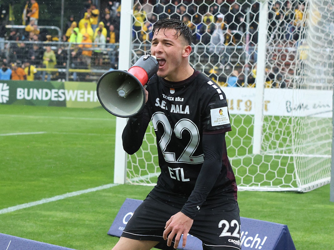 Said El Mala feiert am Ende der Saison.