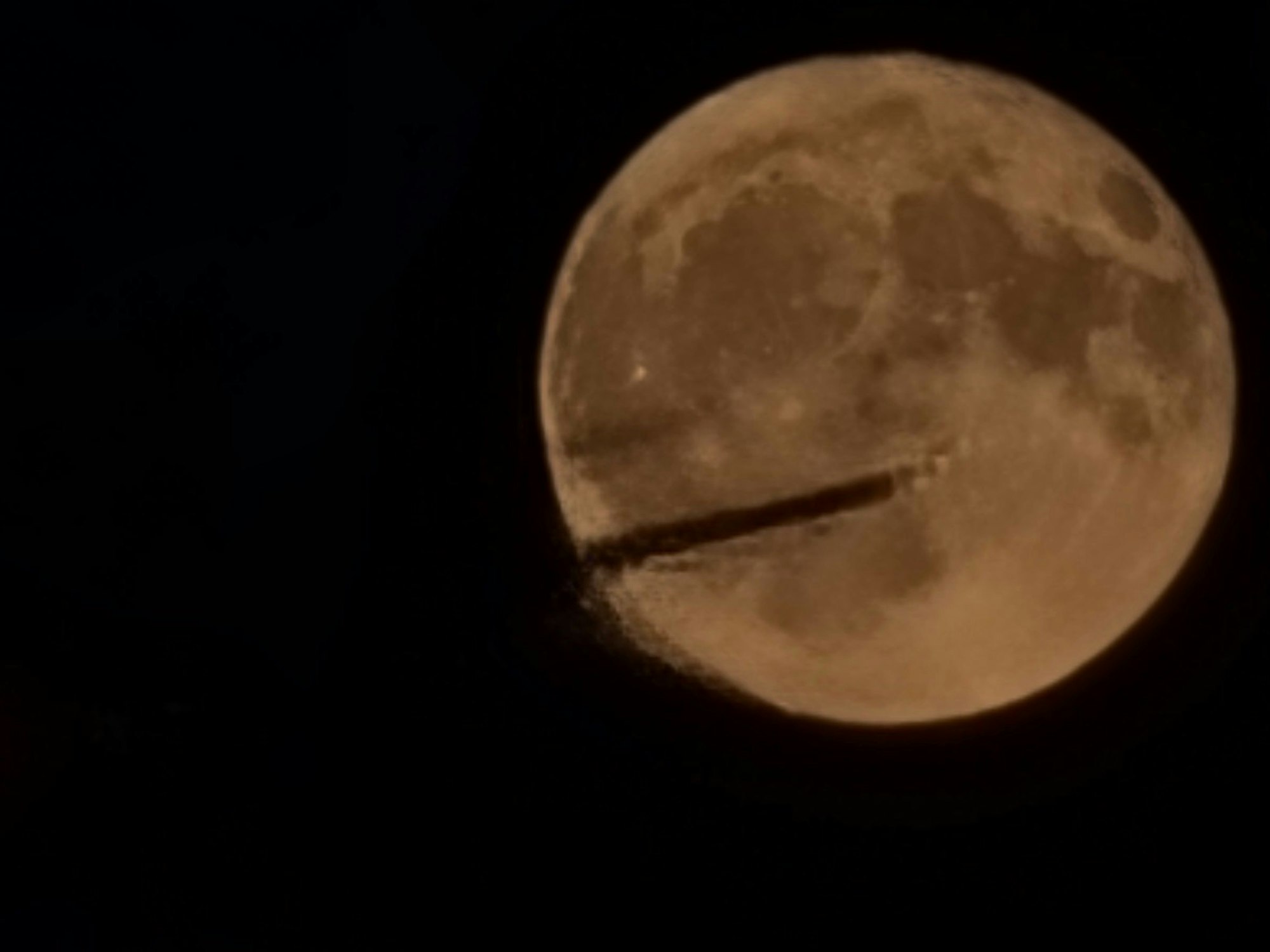 Vollmond über Köln.