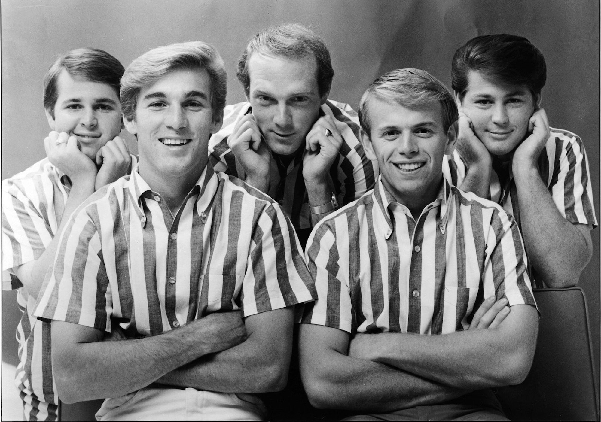 Brian Wilson (rechts) und die Beach Boys brachten die Surfmusik in den Mainstream. (Bild: EMI)