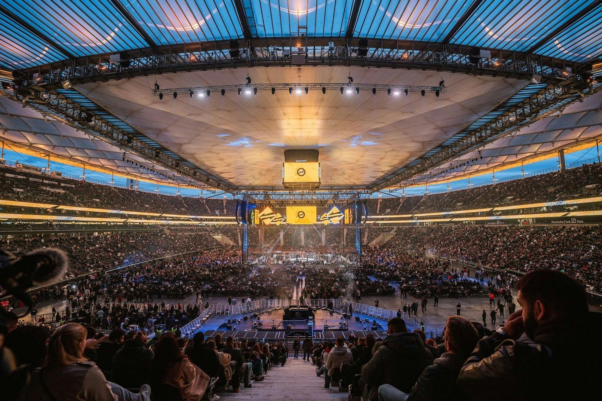 Die nächsten MMA-Kampftage bei RTL+: Nach dem Stadion-Event in Prag (14.6.) geht es mit dem „OKTAGON 73“ in Hamburg (28.6.) weiter. Dort steht die Ring-Rückkehr von Christian Eckerlin (Deutscher MMA-Superstar)in der Barclays Arena an. Es folgt: „OKTAGON 74“ am 13.9. in Hannover mit Shootingstar Max Holzer im Kampfaufgebot.
(Bild: OKTAGON MMA)