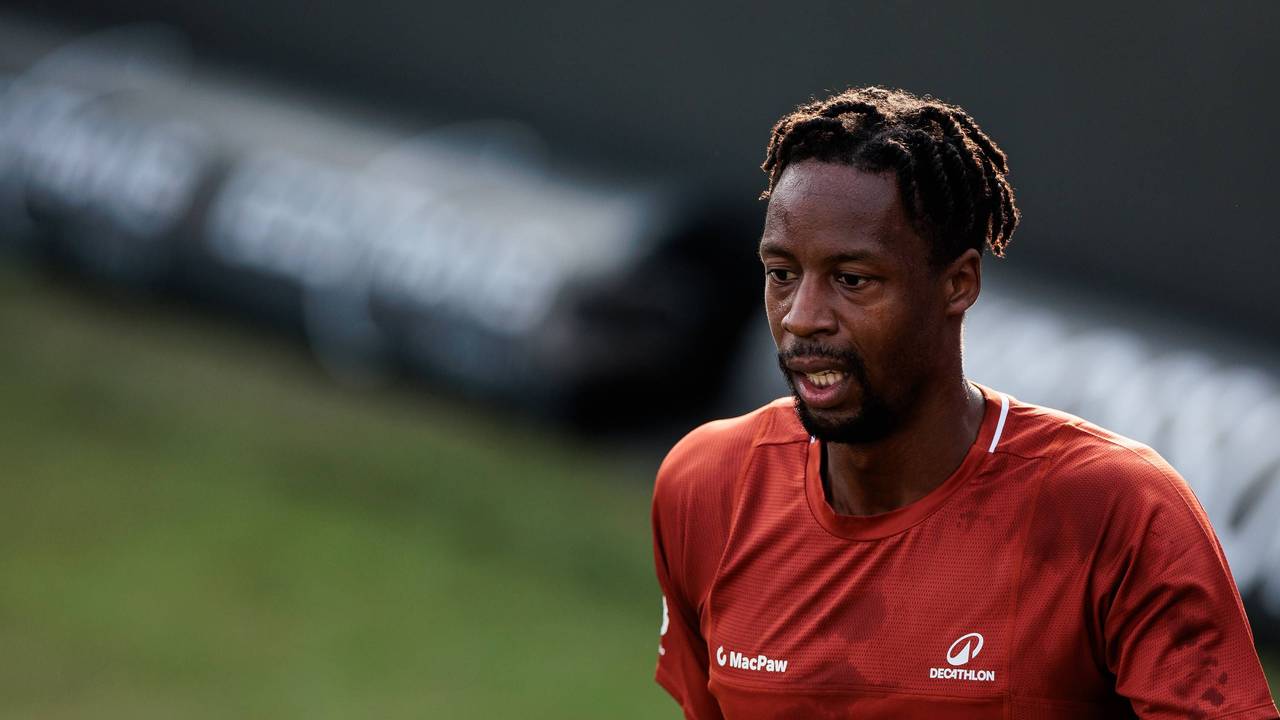 Gael Monfils auf dem Platz in Stuttgart.