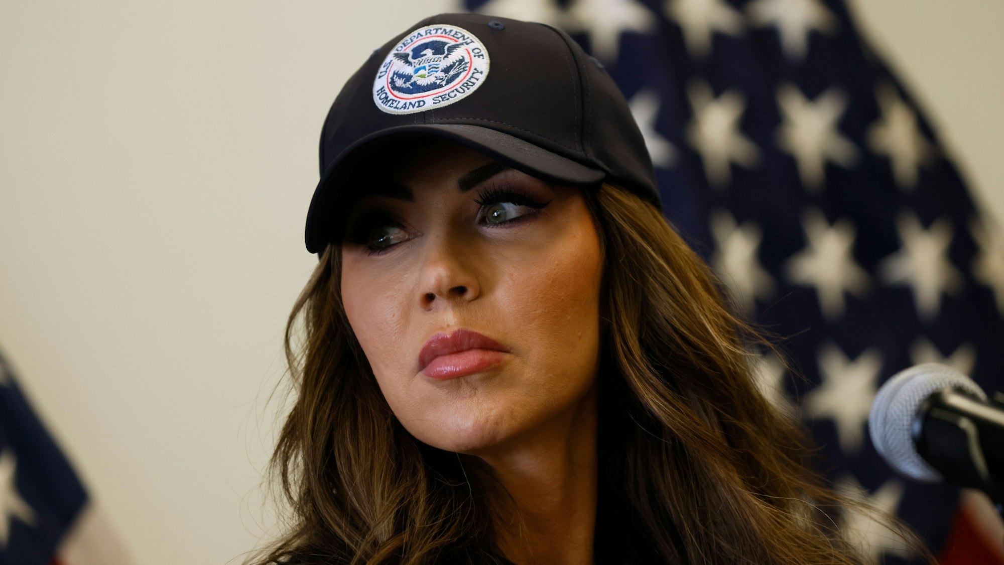 Die Heimatschutzministerin Kristi Noem (53)