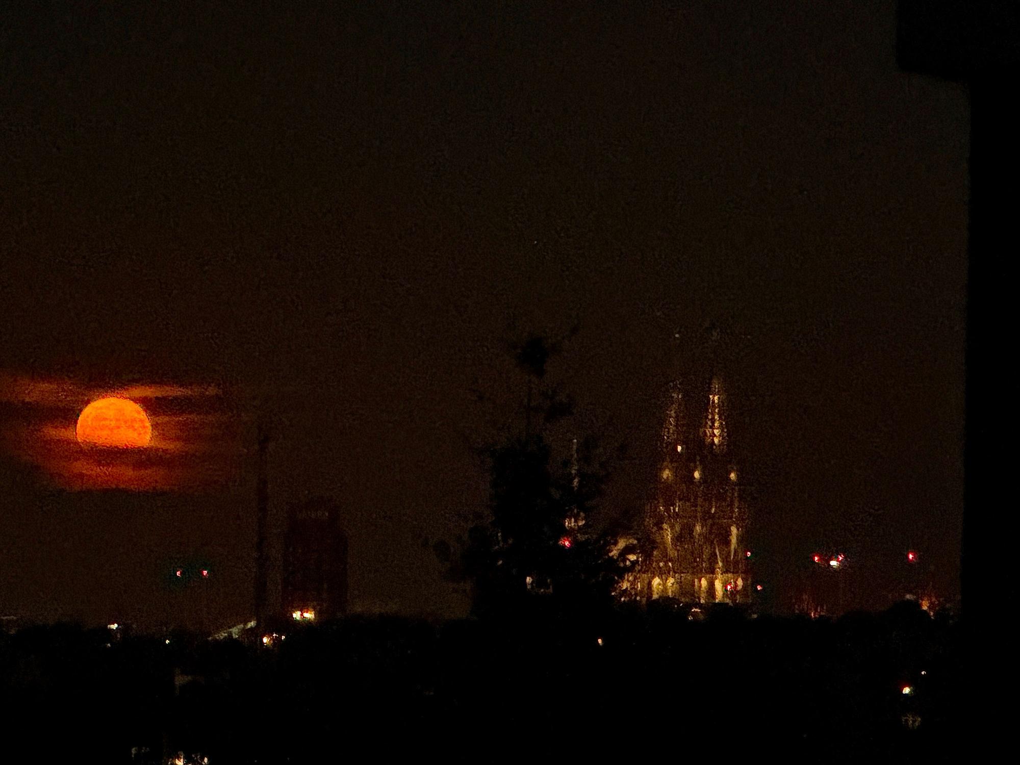 Dompanorama mit Mond