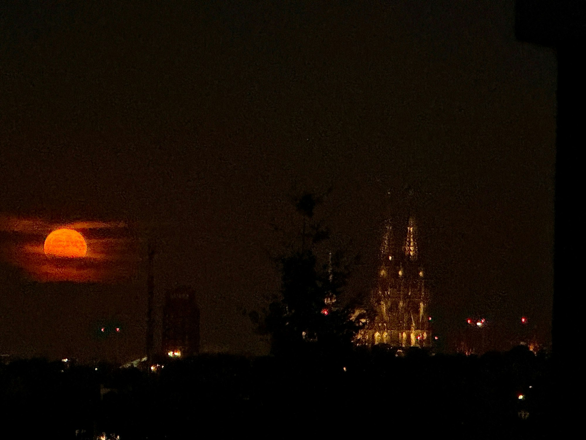 Dompanorama mit Mond