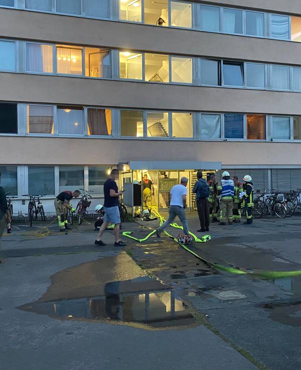 In der Stolberger Straße kam es am Freitagabend (13. Juni 2025) zu einem Wohnungsbrand in der achten Etage.