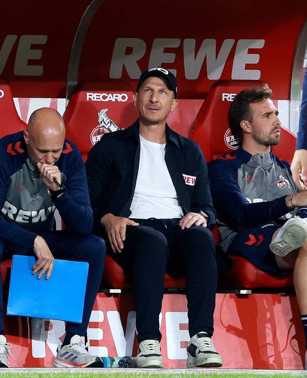 Gerhard Struber beim Spiel gegen Jahn Regensburg.