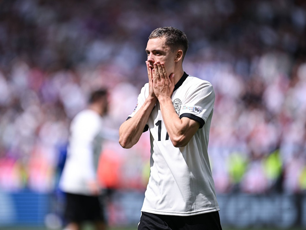 Florian Wirtz reagiert auf dem Platz.