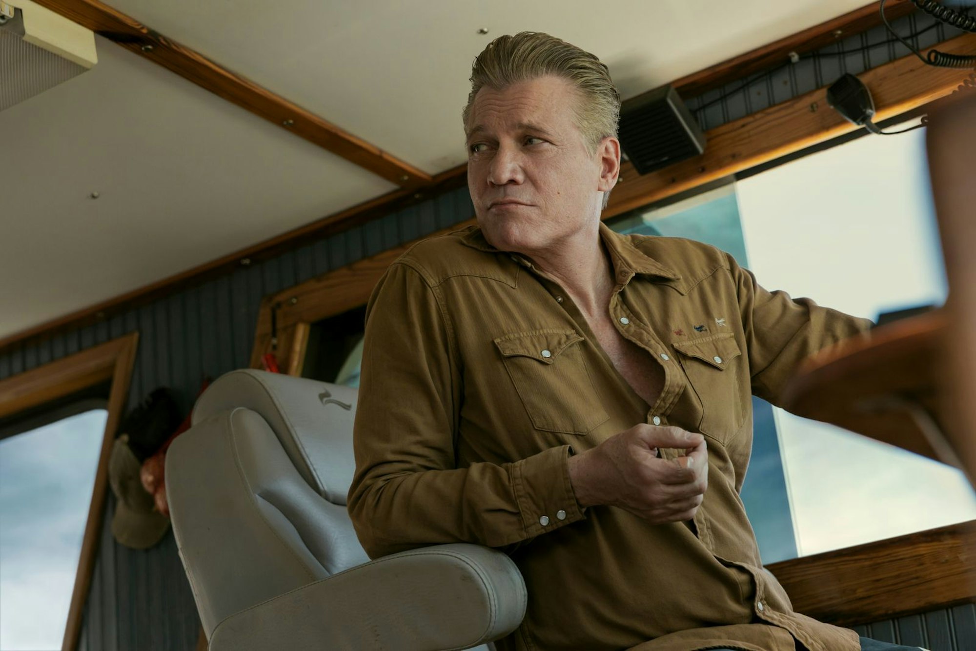 Als Patriarch der Familie Buckley beherrschte Harlan (Holt McCallany) lange Zeit die Fischerei in North Carolina. (Bild: Netflix / Dana Hawley)