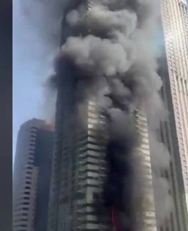 Ein Feuer ist im Tiger Tower in Dubai ausgebrochen. 3.820 Menschen mussten wegen der Flammen evakuiert werden.