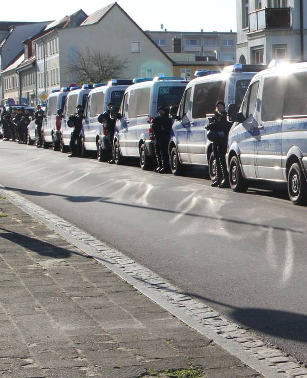 Die Polizei Demmin bereitet sich auf einen Großeinsatz vor.