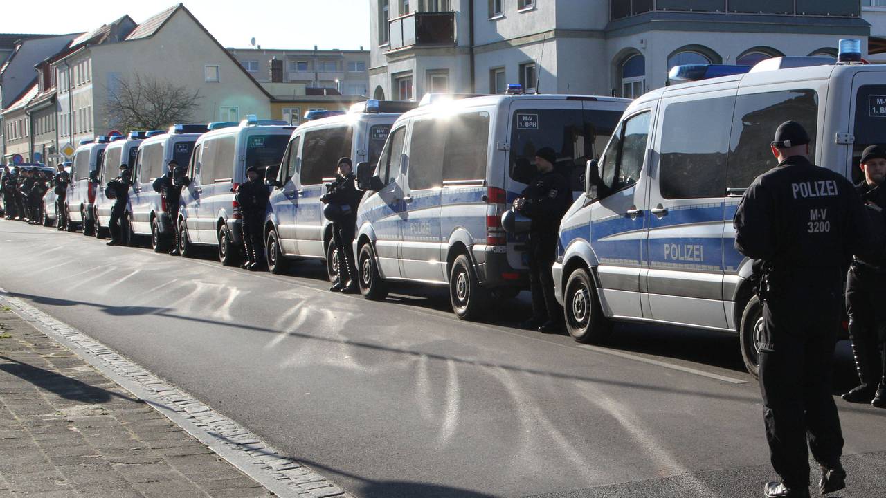Die Polizei Demmin bereitet sich auf einen Großeinsatz vor.