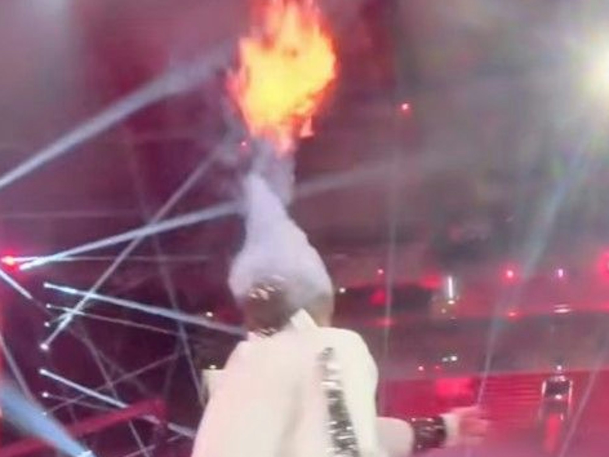 Bei der Generalprobe für die neue Show der Ehrlich Brothers kam es zu einem feurigen Zwischenfall.