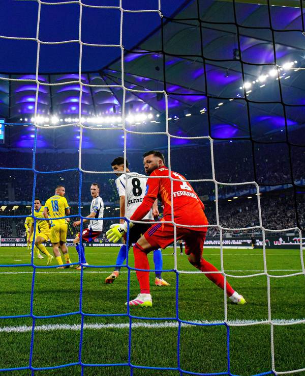 Rayan Philippe trifft beim Auswärtsspiel der Braunschweiger beim HSV.