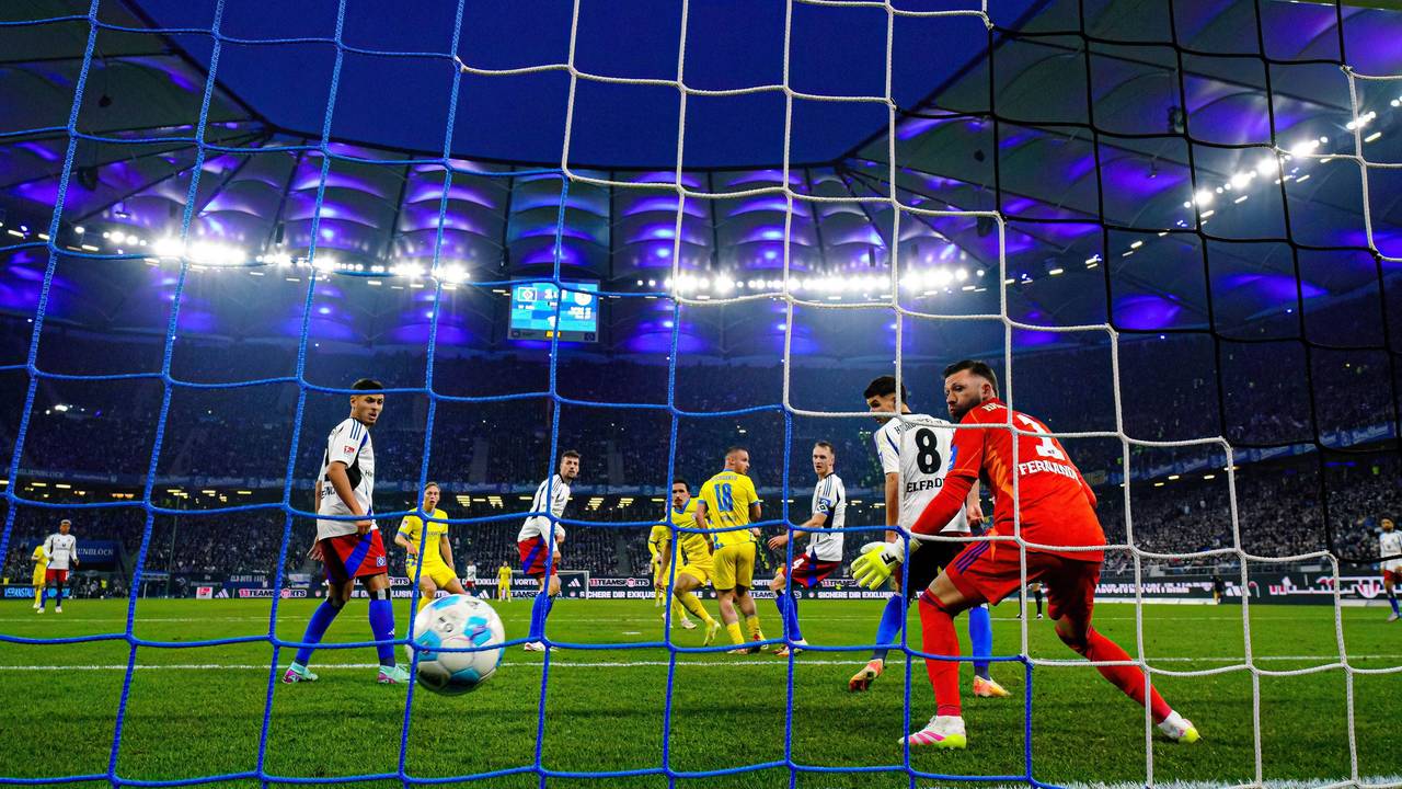 Rayan Philippe trifft beim Auswärtsspiel der Braunschweiger beim HSV.