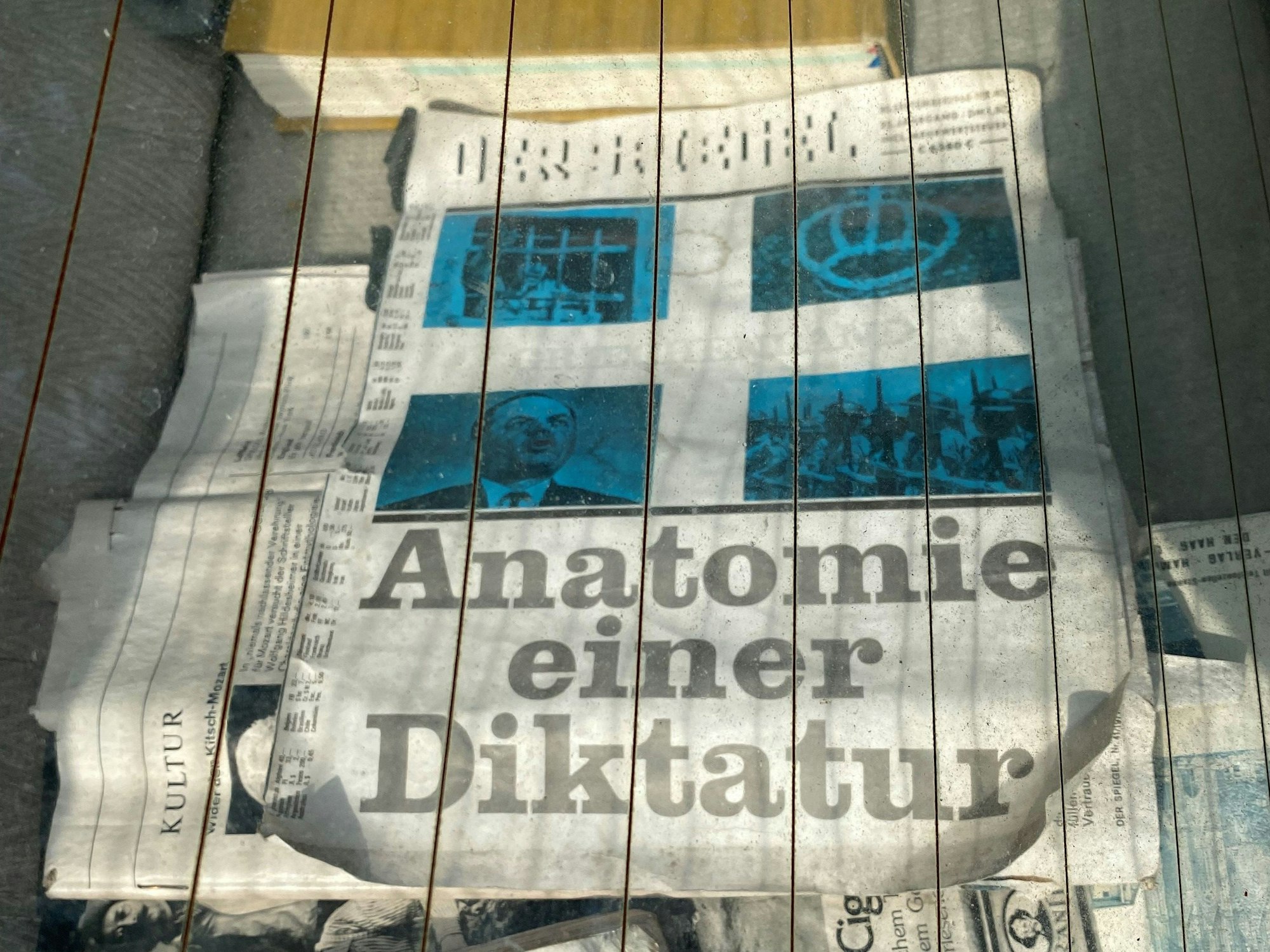 Relikt auf der Ablage: Dieser „Spiegel“ von 1968 kostete noch 2,50 D-Mark.