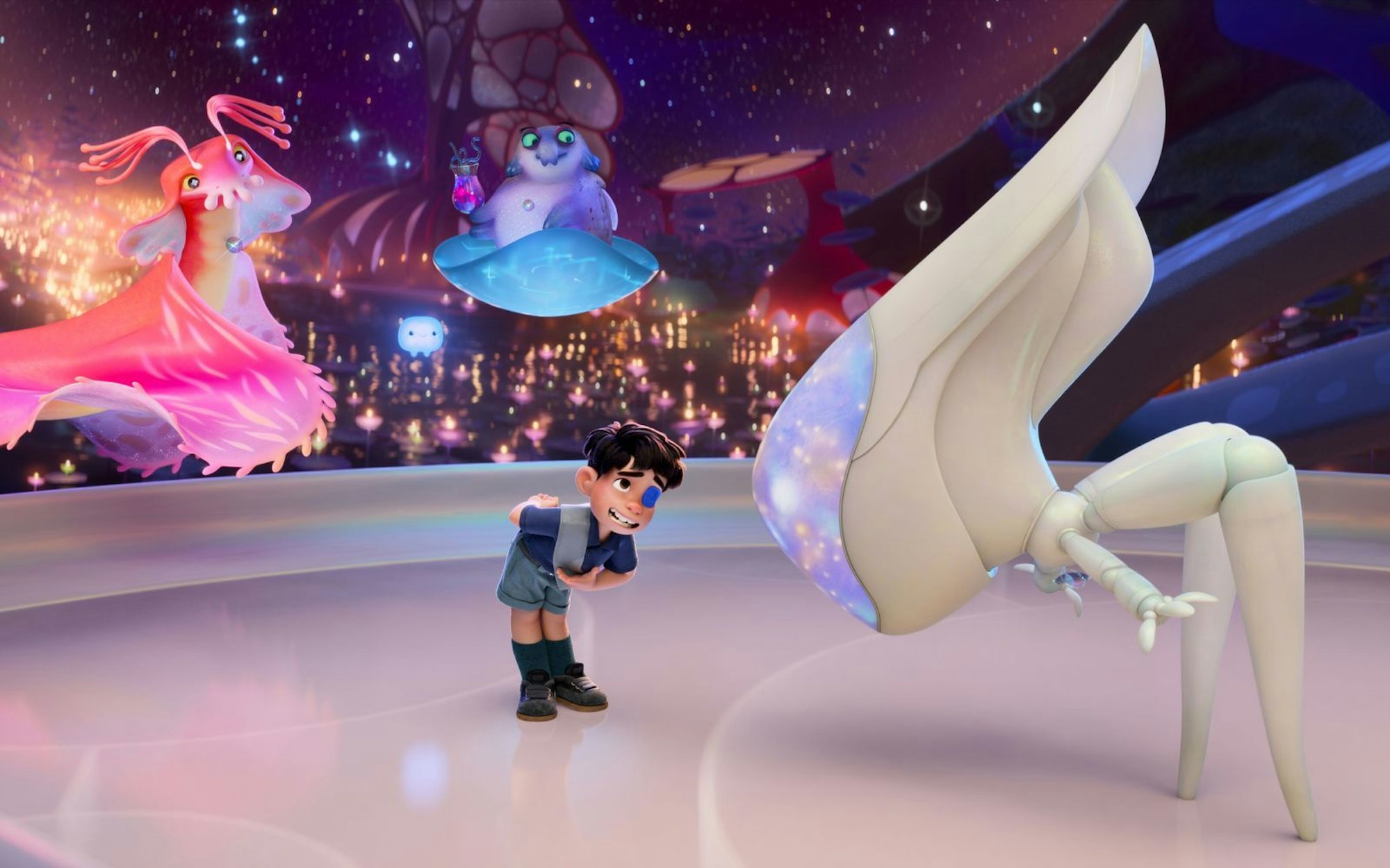 Aus der Nummer kommt er jetzt wohl nicht mehr heraus: Im Universum hält man Elio versehentlich für den obersten Repräsentanten der Erde. (Bild: 2024 Disney/Pixar)