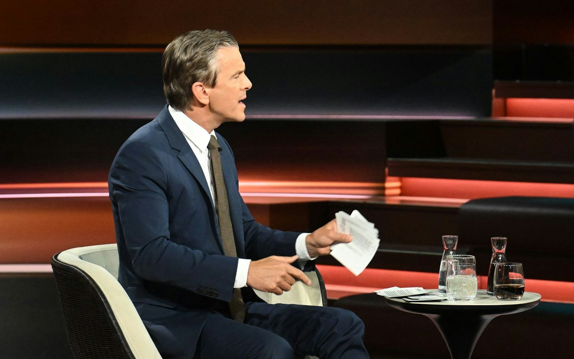 „Woher wissen Sie das?“, hakte Markus Lanz irritiert nach. (Bild: ZDF/Cornelia Lehmann)