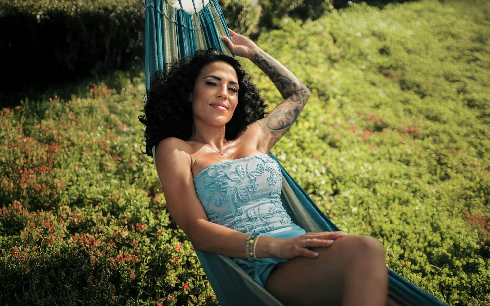 Sie ist die neue Single-Frau von „Make Love Fake Love“: Elena Miras will die Männer testen. (Bild: RTL)
