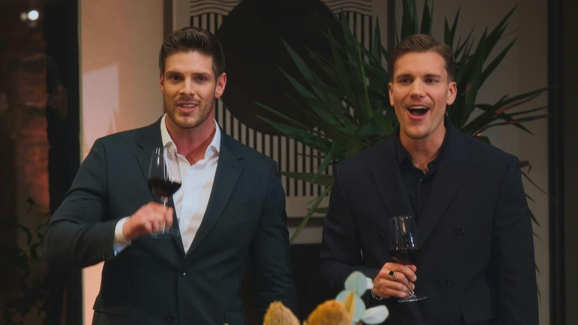 Martin Braun (links) und Felix Stein sind die neuen Bachelors - und beide Väter. (Bild: RTL)