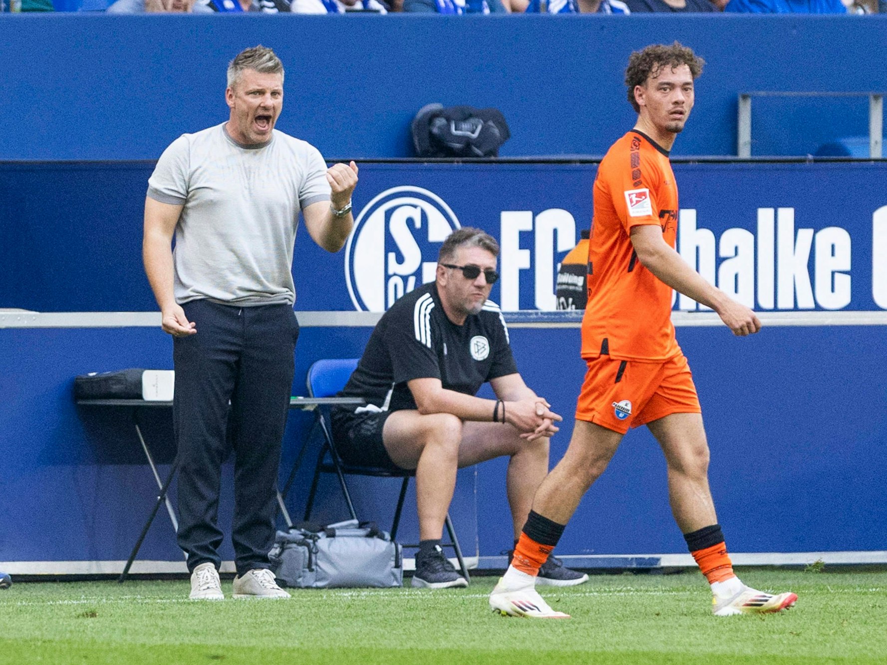 Lukas Kwasniok und Aaron Zehnter (SC Paderborn) beim Spiel auf Schalke.
