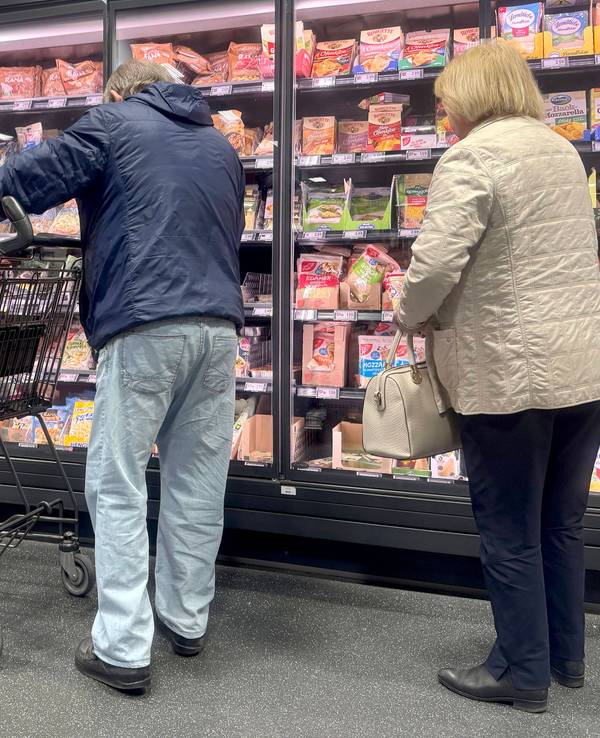 Fleisch aus der untersten Haltungsform-Stufe soll es im Supermarkt bald nicht mehr geben (Archivfoto).