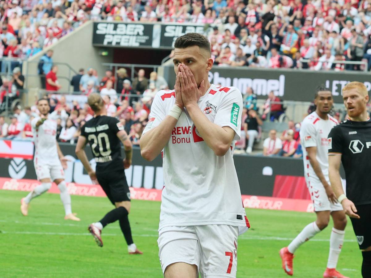 Dejan Ljubicic hält sich die Hände vor sein Gesicht.