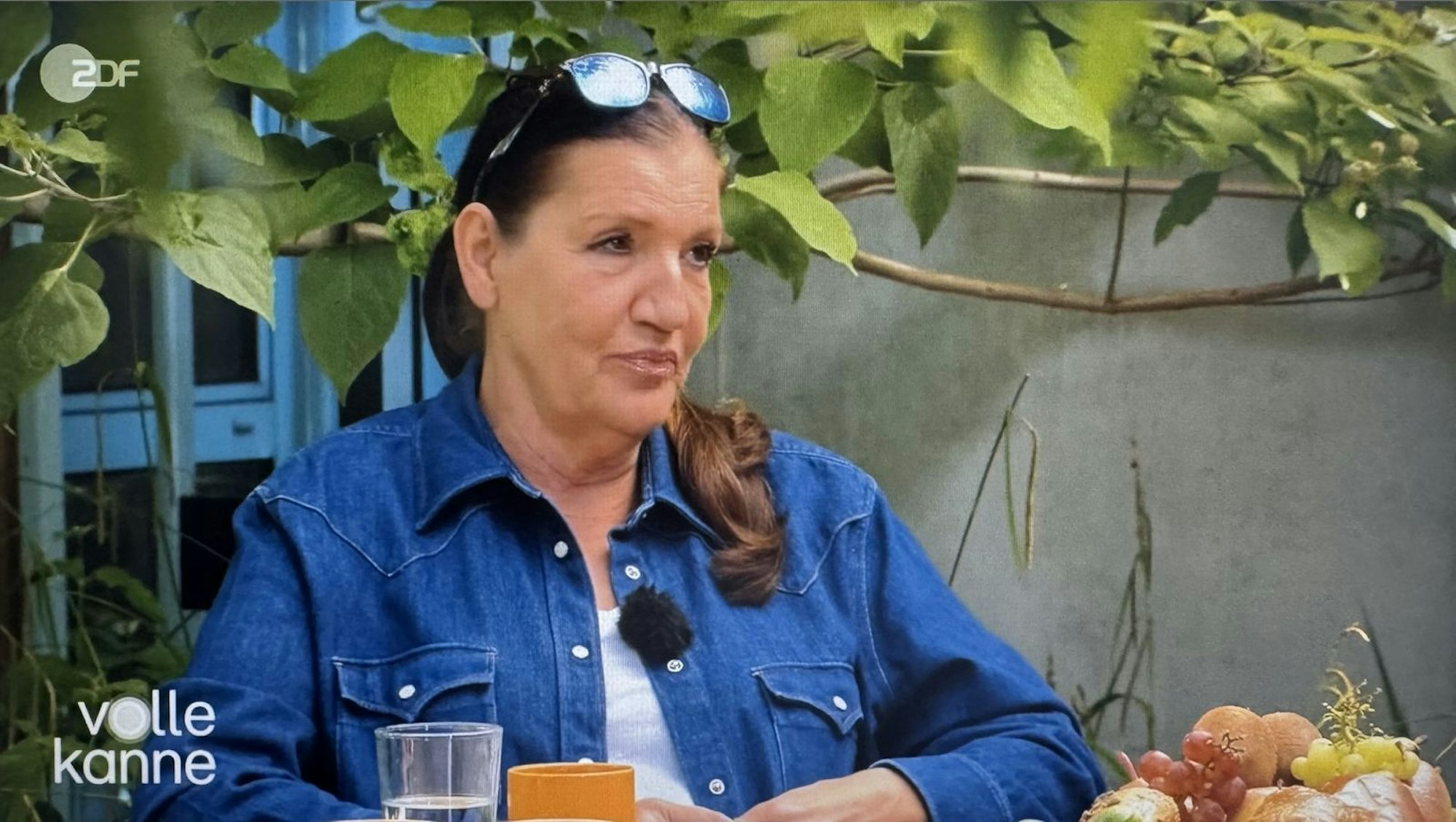 Mehr als sechs Jahre kümmerte sich Katy Karrenbauer um ihren demenzkranken Vater: Im ZDF-Magazin „Volle Kanne“ sprach sie nun über die Zeit und den Tod ihres Elternteils. (Bild: ZDF)