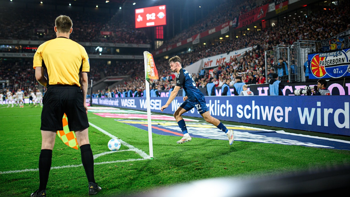Aaron Zehnter bei einem Eckball.