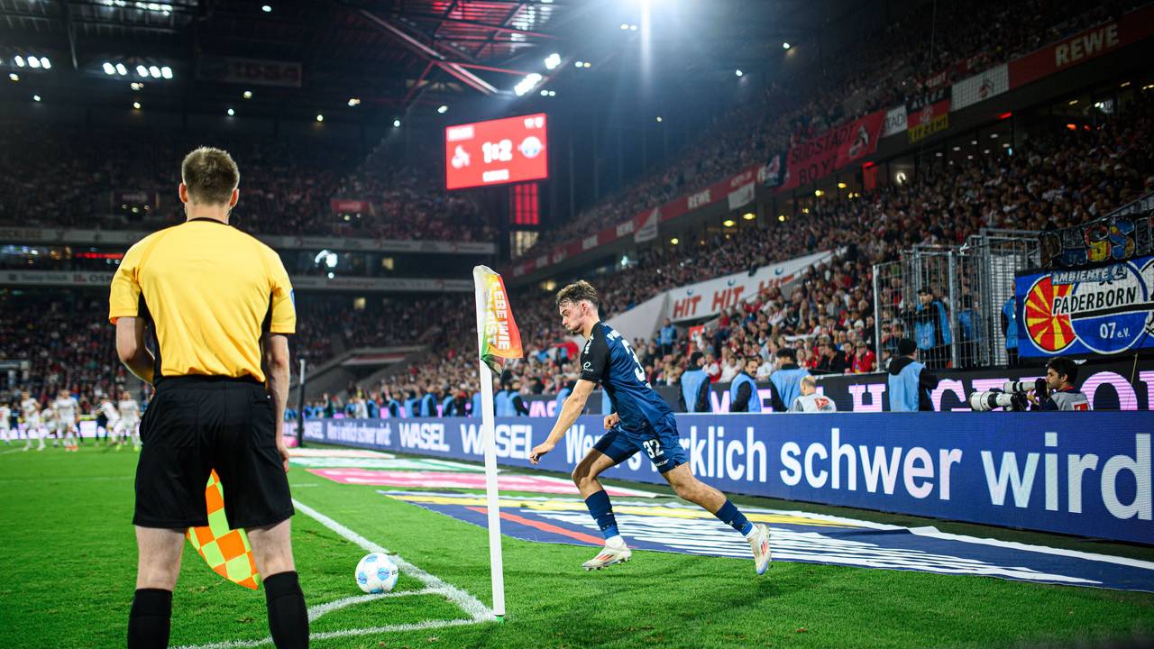 Aaron Zehnter bei einem Eckball.