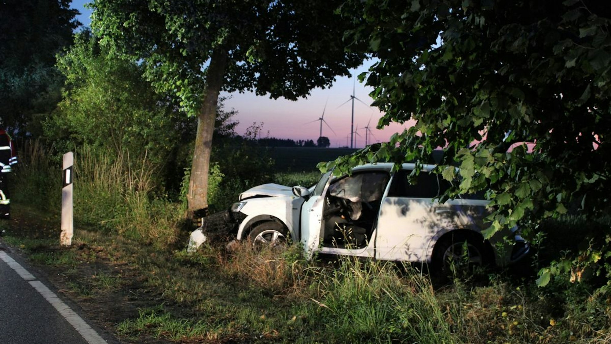Verkehrsunfall in Linnich mit zwei Leichtverletzten und erheblichem Sachschaden