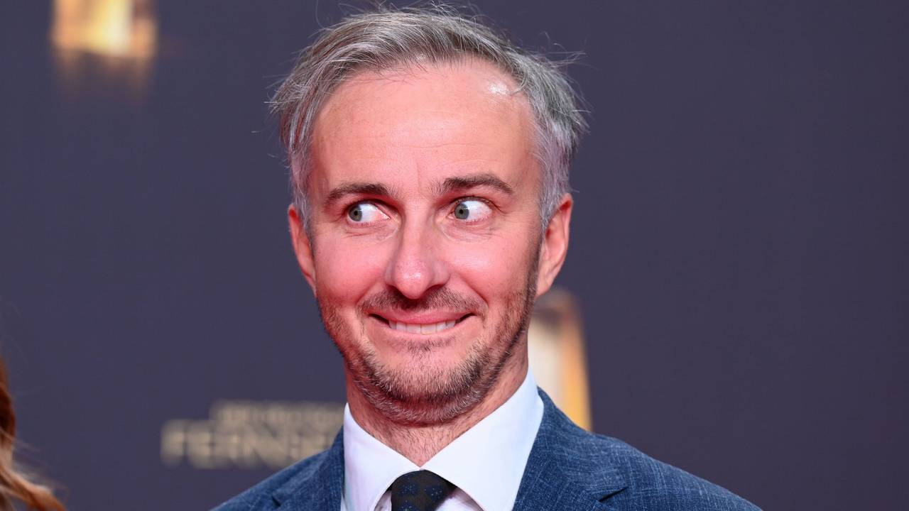 Moderator Jan Böhmermann als Preisträger bei der Gala und Verleihung des Deutschen Fernsehpreis in Köln.