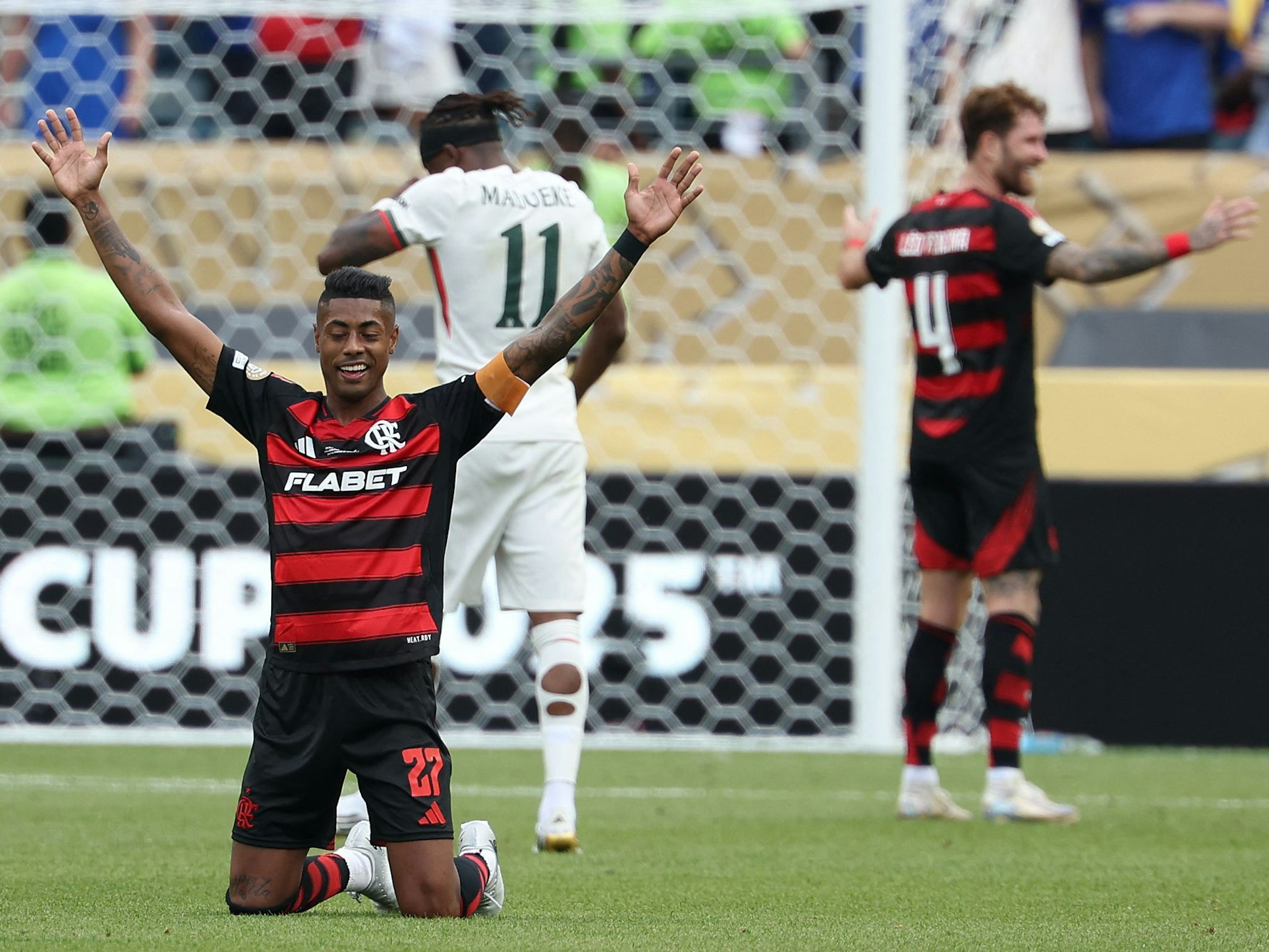 Bruno Henrique jubelt.