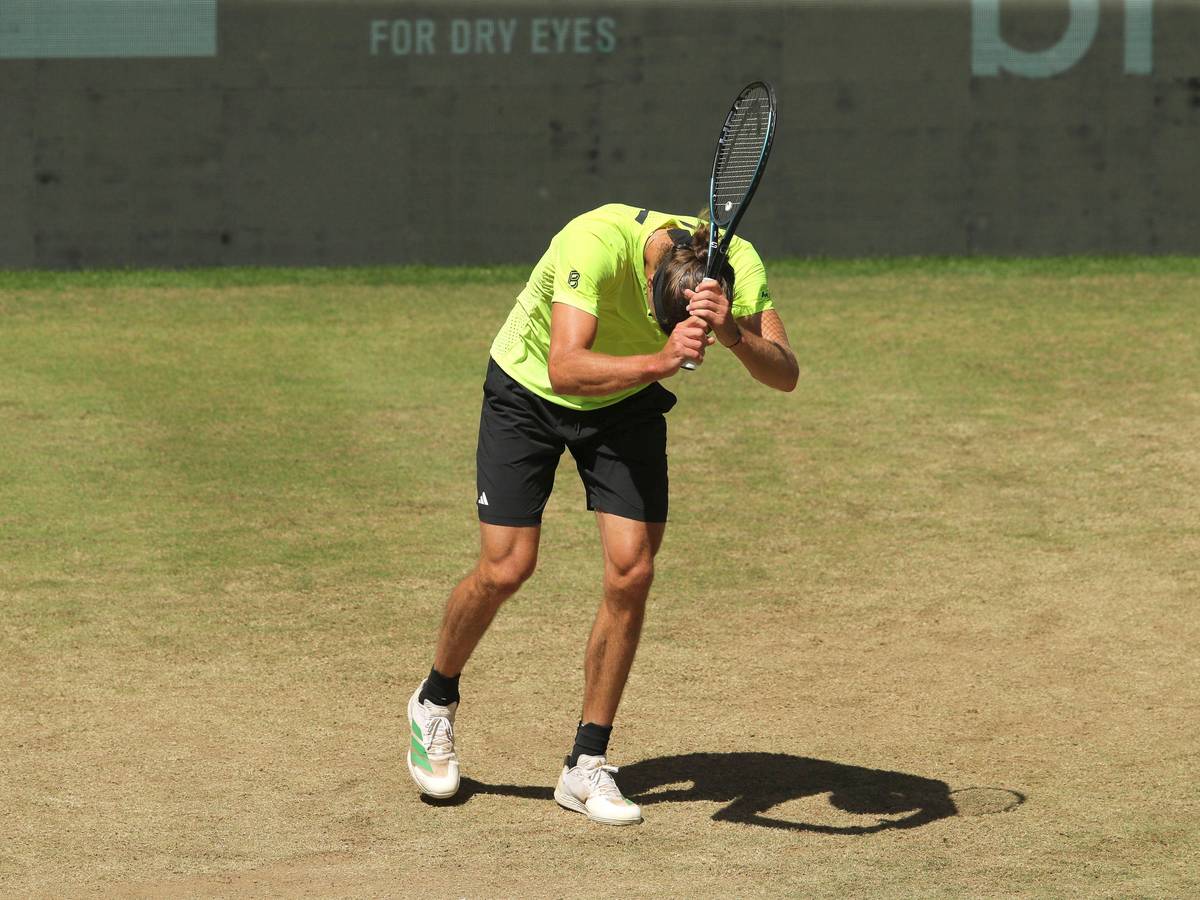 Alexander Zverev, hier am 20. Juni 2025, ist bei den Terra-Wortmann Open in Halle im Halbfinale gescheitert.