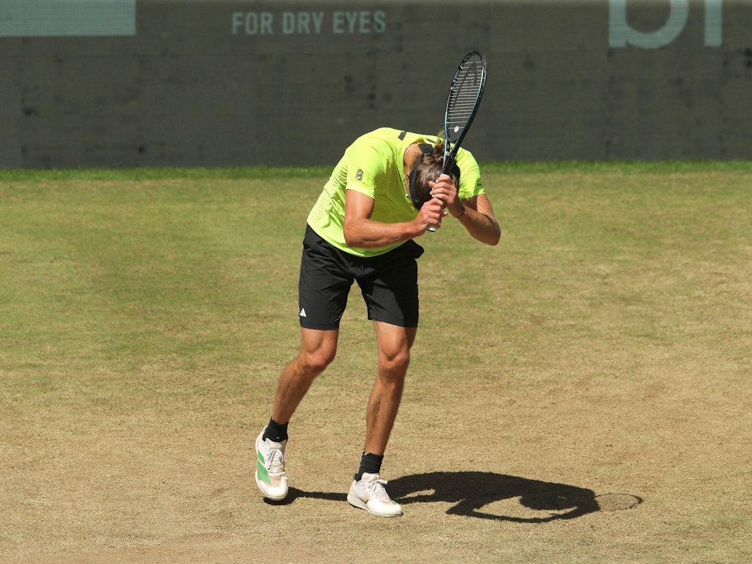 Alexander Zverev, hier am 20. Juni 2025, ist bei den Terra-Wortmann Open in Halle im Halbfinale gescheitert.