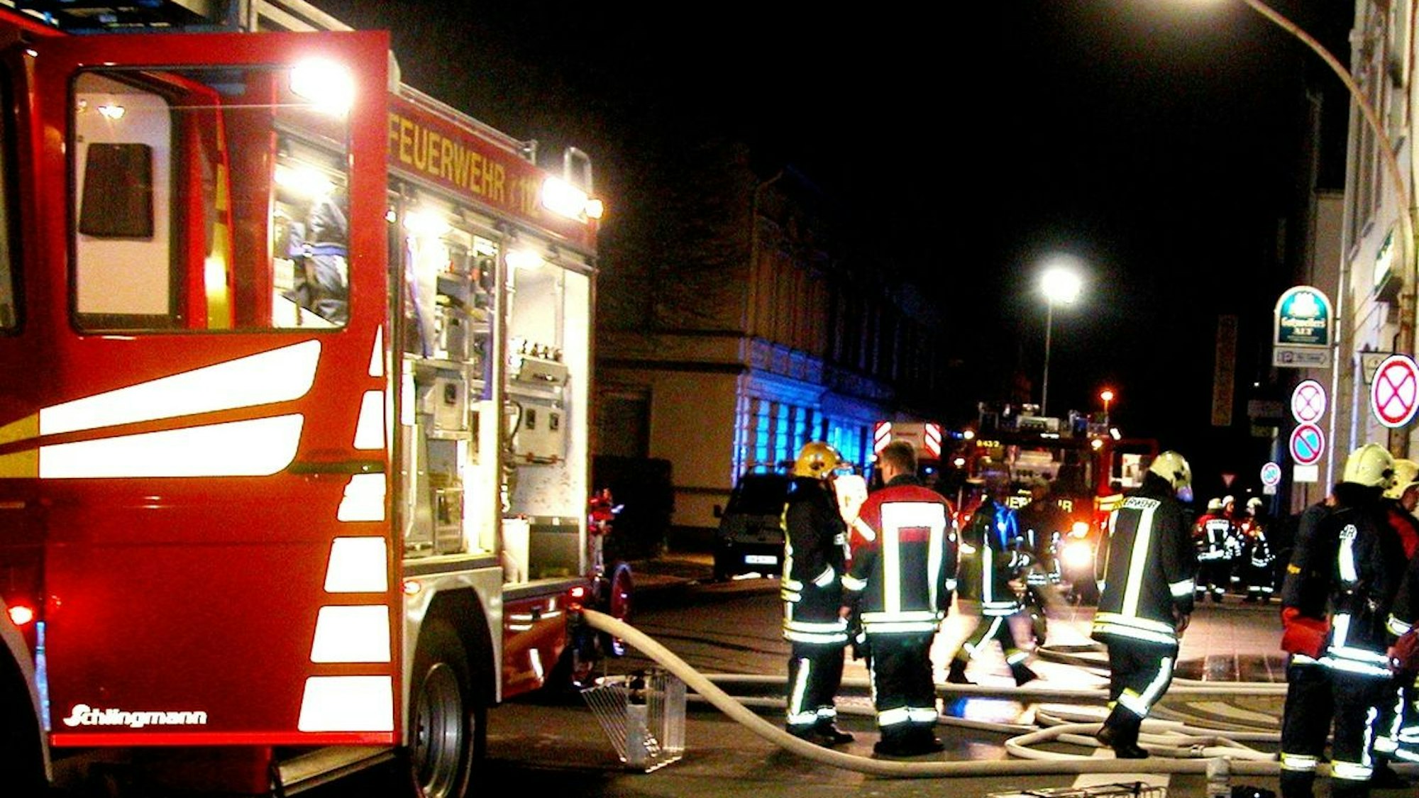 Feuerwehreinsatz nach Brand eines Müllcontainers in Erkrath-Hochdahl