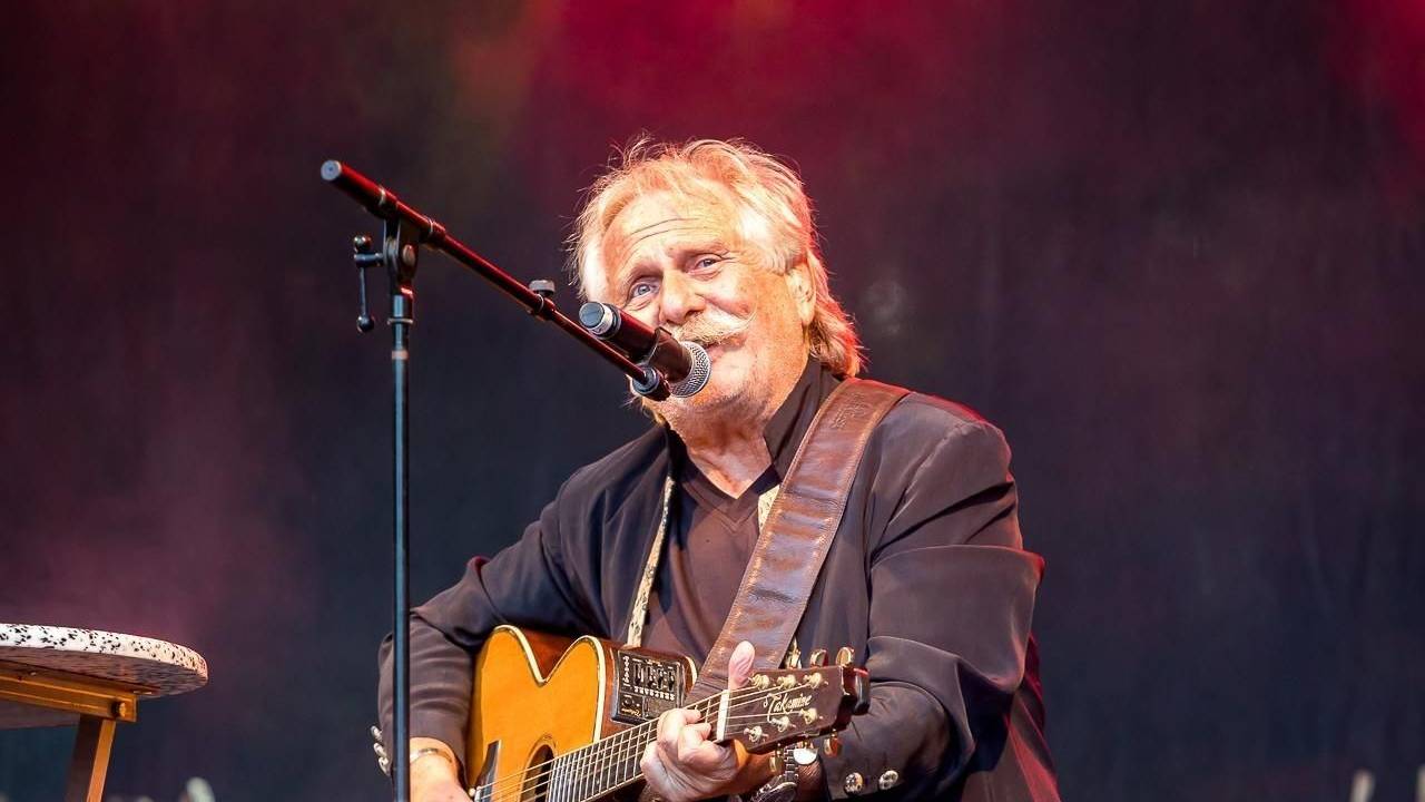 Henning Krautmacher beim Konzert in Schlebusch.
