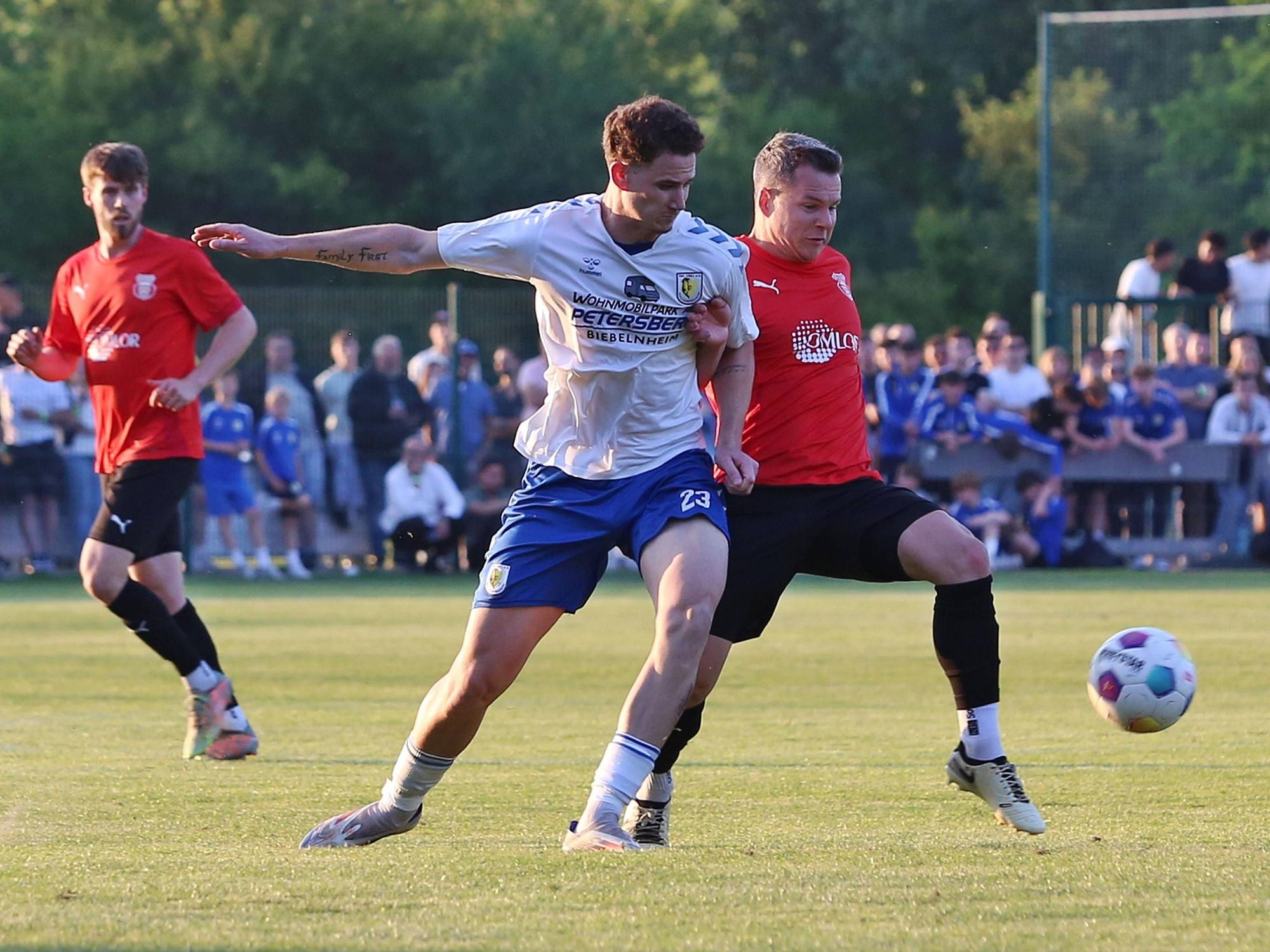 Fabio Moreno Fell im Kampf um den Ball.
