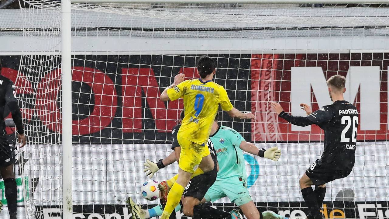 Rayan Philippe trifft im Spiel gegen den SC Paderborn.