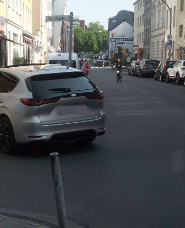 Dieser Falschparker wurde in der Kölner Südstadt gesichtet.