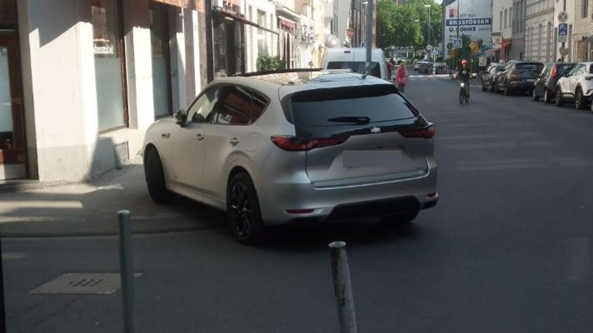 Dieser Falschparker wurde in der Kölner Südstadt gesichtet.