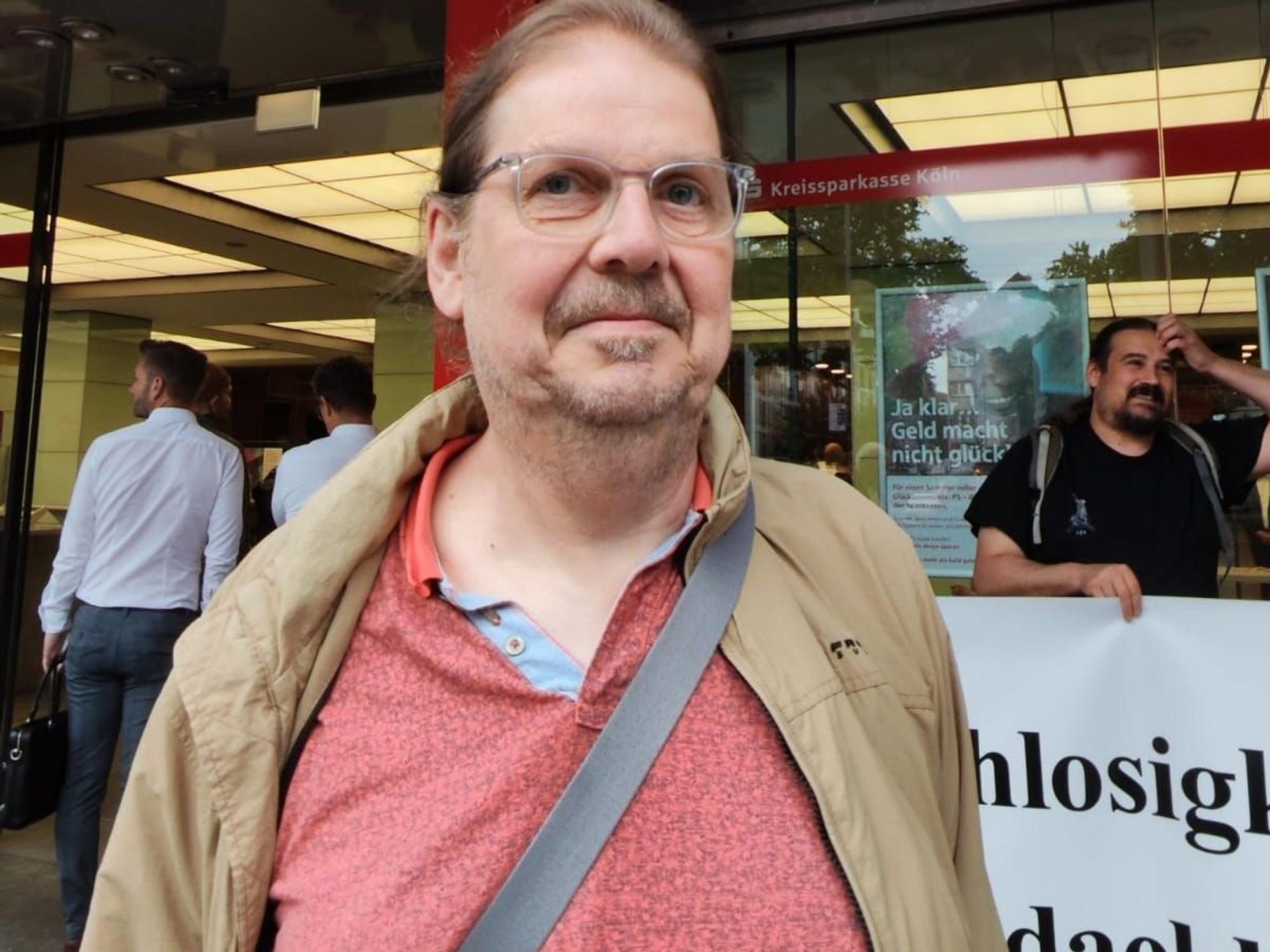 Jens Reckort findet: Es wird nur geredet, aber das Problem nicht gelöst.