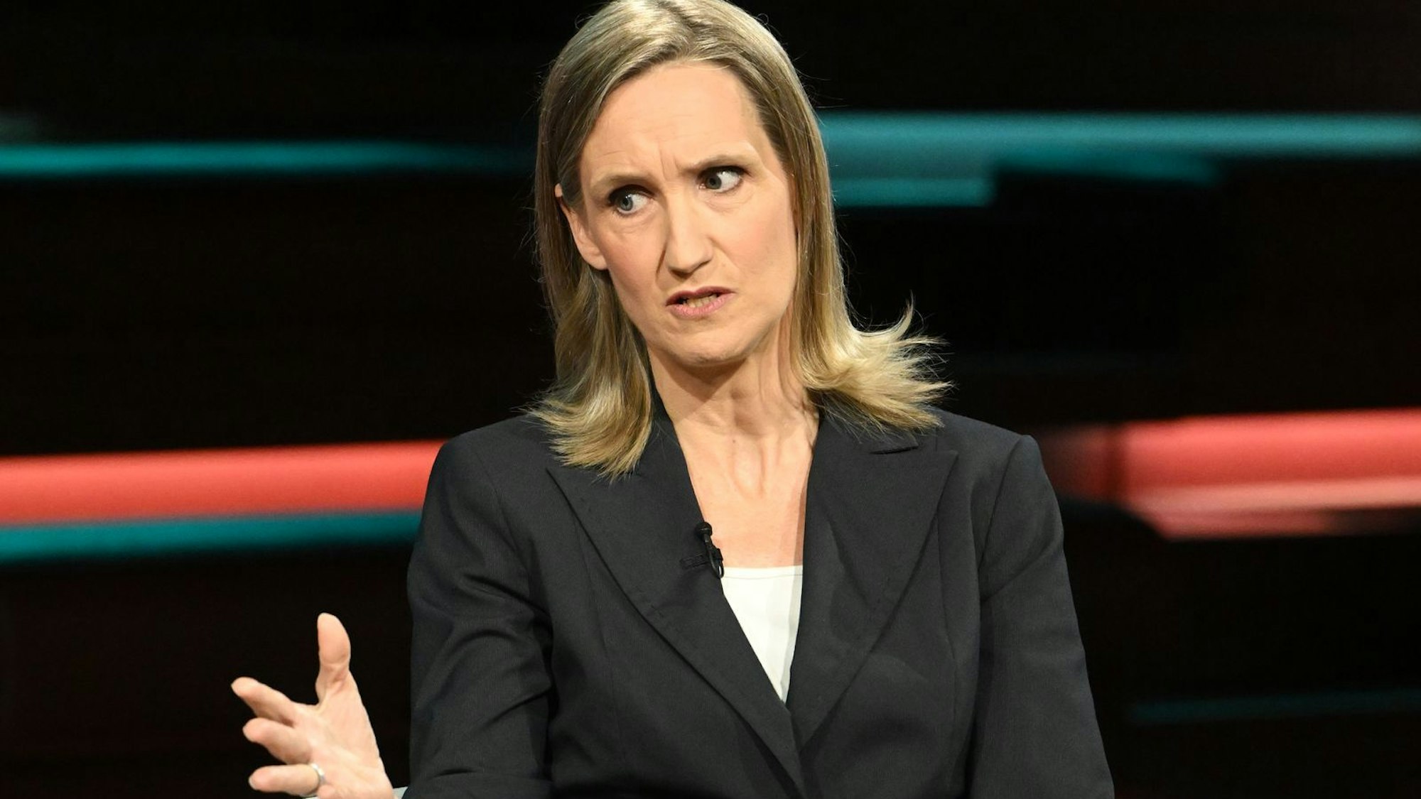 „Nicht zu ertragen“ seien laut Kristin Helberg die Äußerungen von Roderich Kiesewetter. (Bild: ZDF / Cornelia Lehmann)