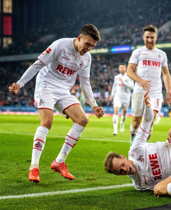 Ondrej Duda, Salih Özcan Köln und Dejan Ljubicic beim Torjubel.
