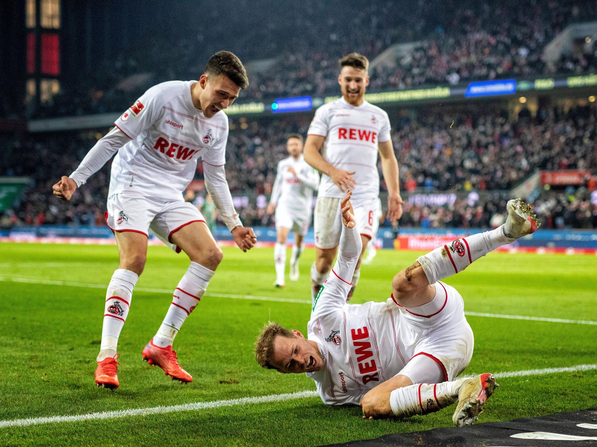 Ondrej Duda, Salih Özcan Köln und Dejan Ljubicic beim Torjubel.