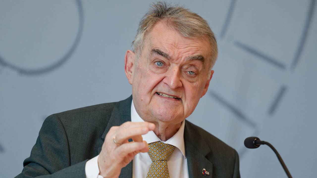 Der nordrhein-westfälische Innenminister Herbert Reul (CDU, hier im März) sagte zu der Aktion: „Digitale Brandstifter dürfen sich nicht hinter ihren Handys oder Computern verstecken können.“