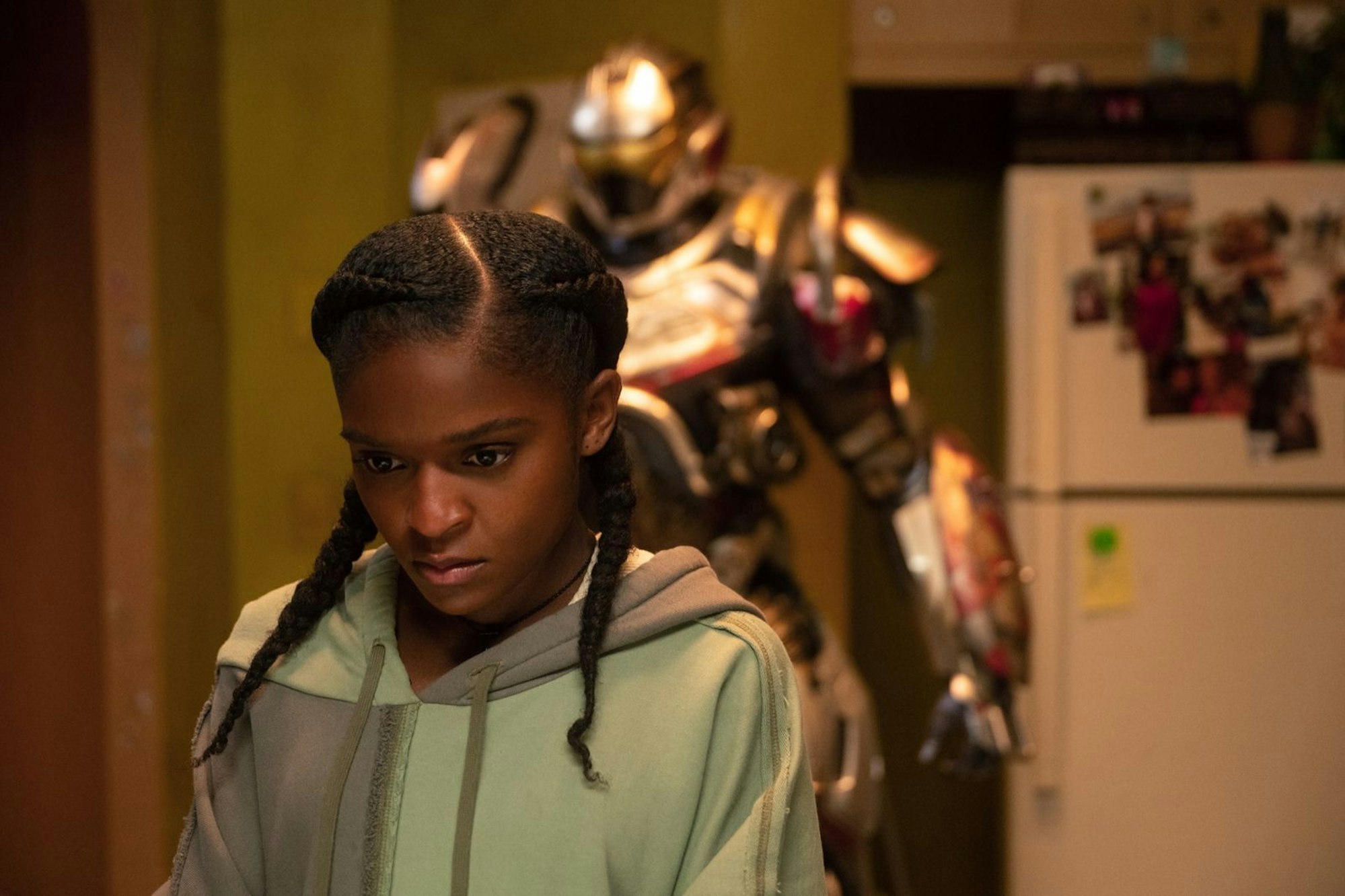 Sie weiß, dass sie genial ist, hadert aber mit ihrem Bestimmung: Riri Williams (Dominique Thorne) wird als Nachfolgerin von Iron Man aufgebaut. (Bild: Jalen Marlowe / Marvel / Disney + / All Rights Reserved.)