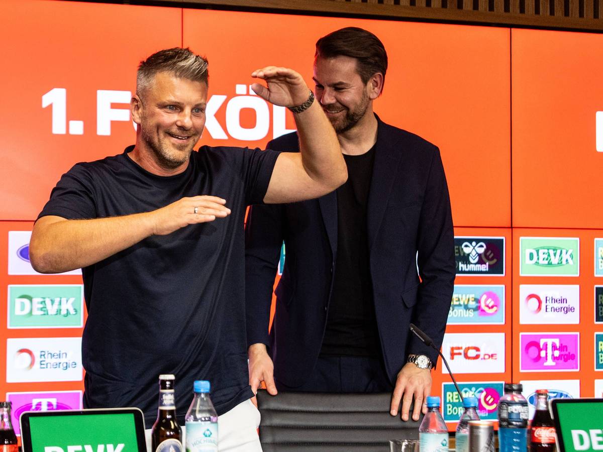 Vorstellung von Lukas Kwasniok: der neue FC-Cheftrainer nimmt die Arbeit auf, rechts Sportchef Thomas Kessler.