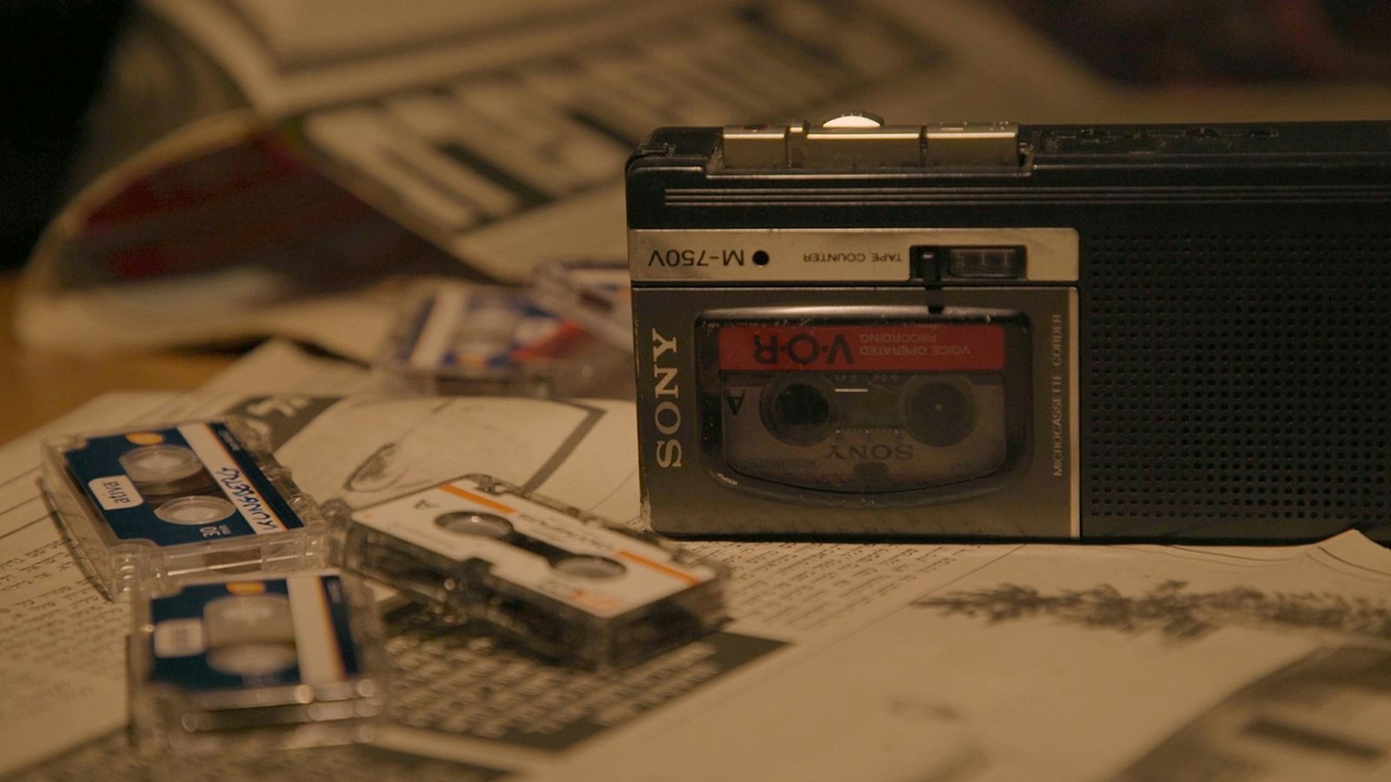 Ein unverzichtbares Herzstück der Doku sind die Tonbandaufnahmen, auf denen der inzwischen verstorbene Marcus Klingberg selbst aus seinem Leben erzählt. (Bild: The HISTORY Channel/Little Big Story – Stenola Productions)