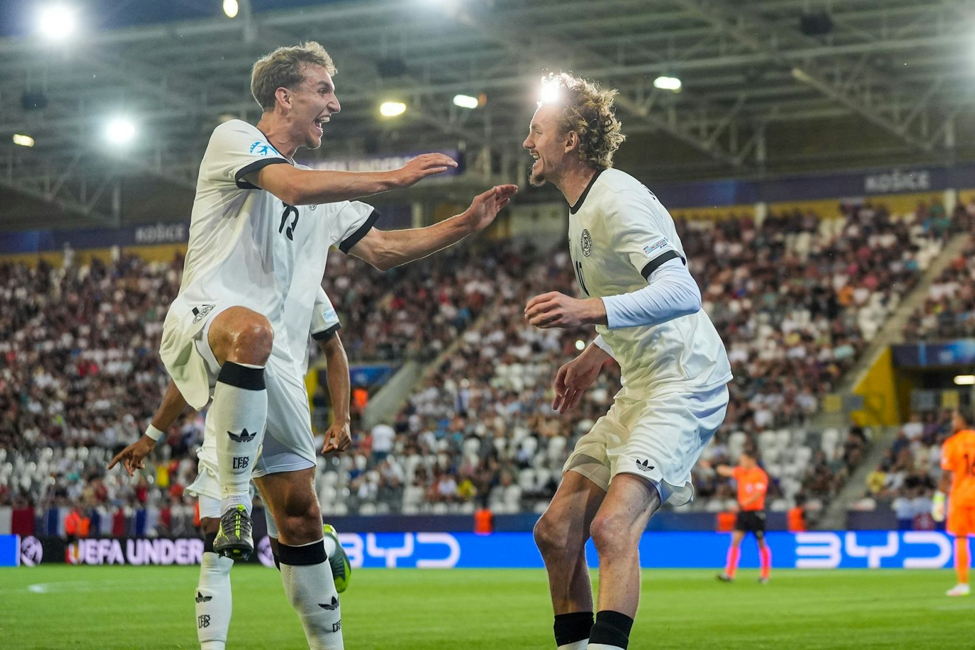 Die deutsche U 21 darf sich nicht nur über den Halbfinal-Sieg gegen Frankreich freuen, sondern auch über überragende TV-Quoten. (Bild: 2025 Getty Images/Christian Hofer)