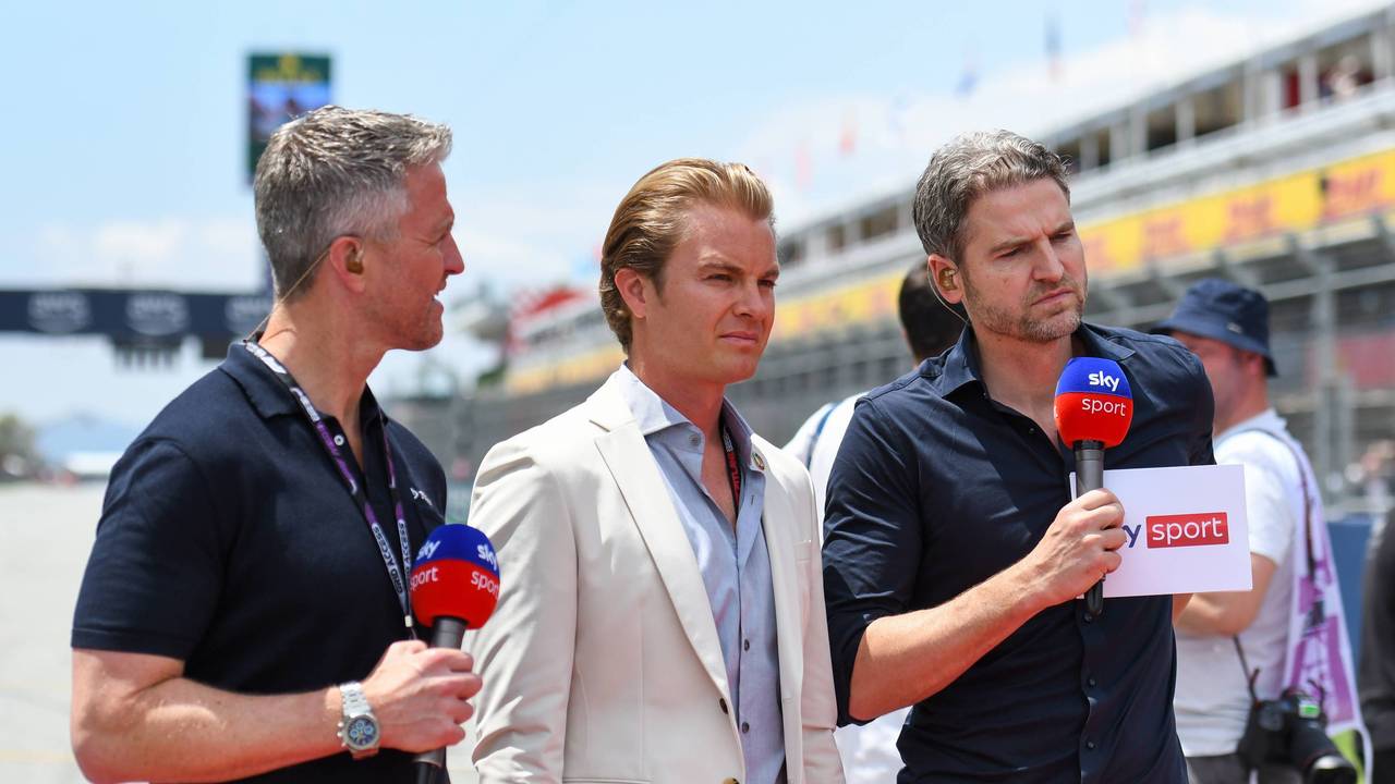 Ralf Schumacher und Nico Rosberg bei einer Sky-Übertragung zur Formel 1 an der Seite von Moderator Peter Hardenacke.